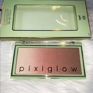 PixiGlow Cake